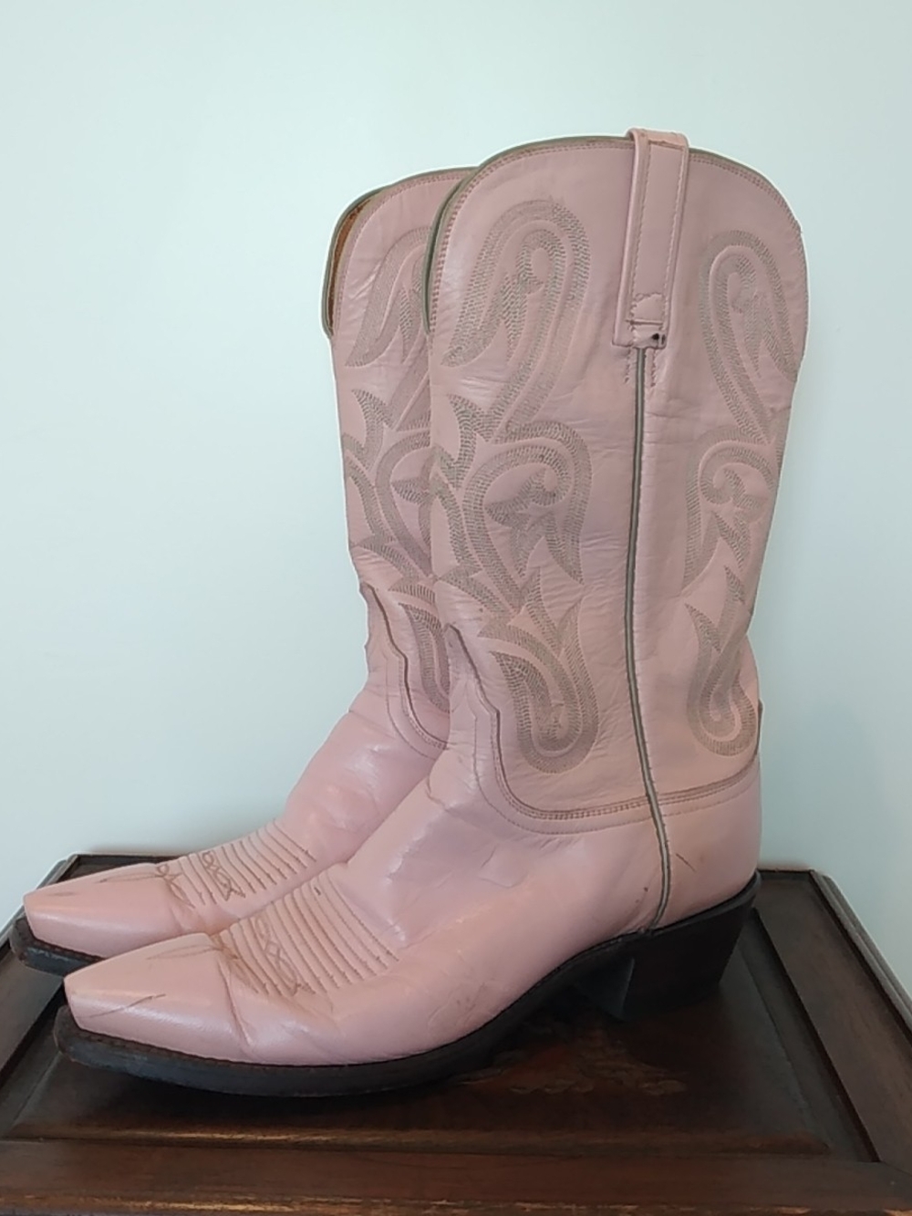 Lucchese Pink Leather Western Cowgirl Boots with Embroidered Shaft